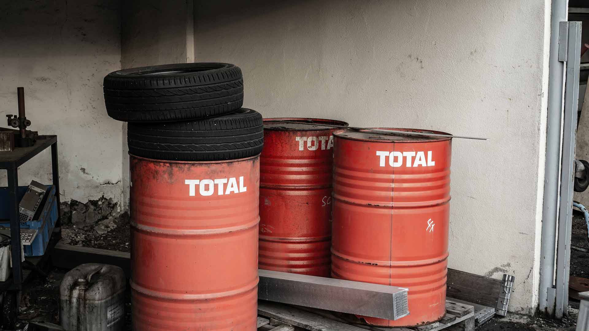 oil-barrels oil spills at work